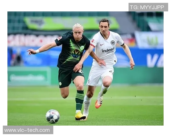 杜塞多夫与菲尔特的激烈对决展现足球魅力与战术智慧的较量