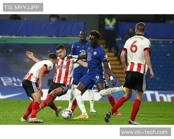 罗达与前进之鹰的激烈对决揭示足球战术与团队精神的完美结合