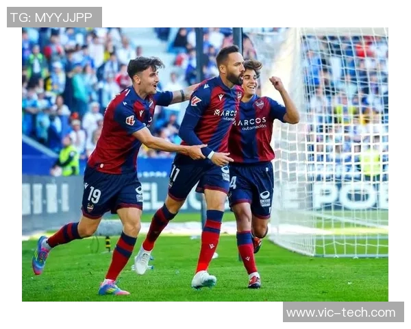 莱万领衔球队新征程追逐荣耀与梦想的足球传奇之路