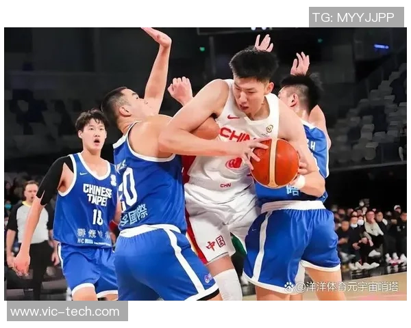 台北男篮与香港男篮激战正酣争夺篮球赛场荣耀与胜利